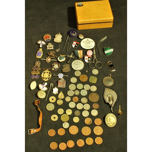 329 - MISC ITEMS: COINS, BADGES ETC