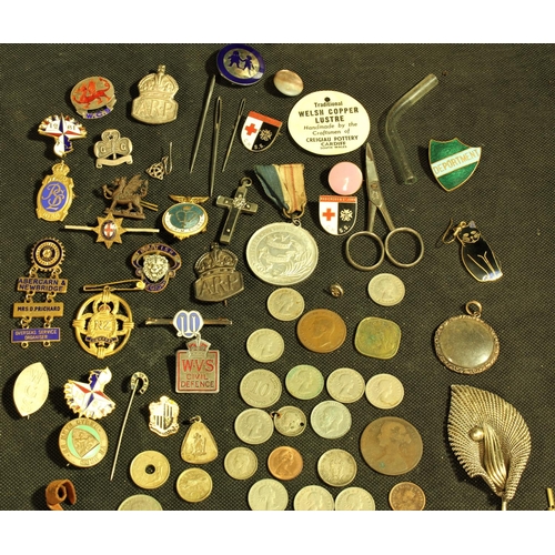 329 - MISC ITEMS: COINS, BADGES ETC