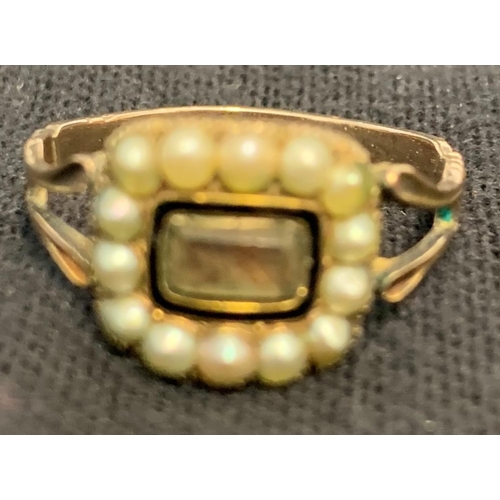 348 - YELLOW METAL RING SET WITH 14 PEARLS - SIZE R (3.4g)