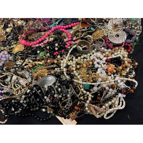 20 - BAG OF COSTUME JEWELLERY (4.9kg)