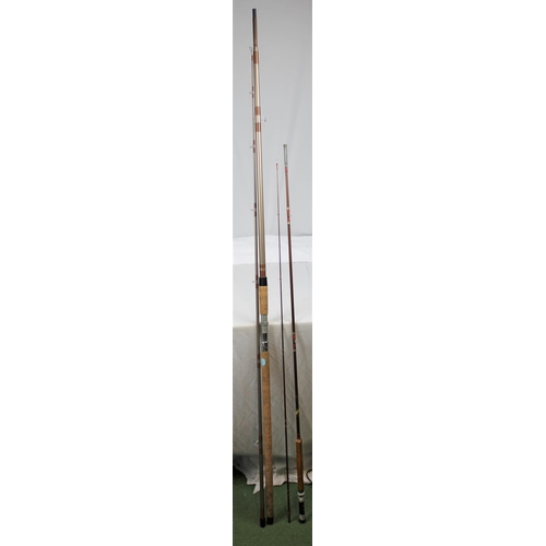 40 - 2 OLD FISHING RODS: 1 MILBSOLITE FIBRE GLASS ROD, 1 NO NAME (SOME DAMAGE TO BOTH)