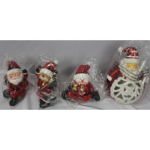 43 - VARIOUS SANTA/FATHER CHRISTMAS DECORATIONS: SANTA, TABLE RUNNER, STOCKINGS, FIBRE OPTIC SANTA, DECOR... 