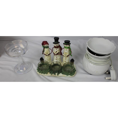 65 - VARIOUS YANKEE CANDLE BURNERS/HOLDERS WITH BOXES: SNOWMAN, SANTA, LUSTRE GLASS ETC