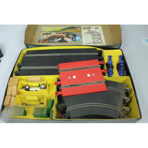 74 - TRIANG SCALEXTRIC SET 50 WITH 3 CARS (1 DAMAGED) & 2 CONTROLS - BOX RIPPED ON CORNERS