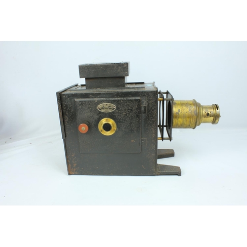 83 - PROJECTIONS LUMINEUSES CINEMATOGRAPHERS MAGIC LANTERN/PROJECTOR