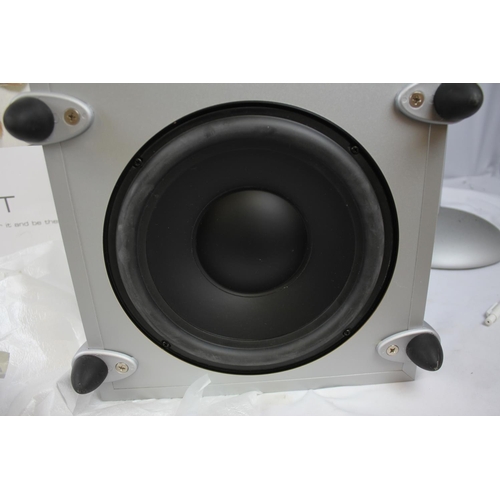 100 - PART KEF HOME THEATRE 2000 SERIES: 4 KHT SATELLITE SPEAKERS ON STANDS & 1 KHT PSW2010 KEF POWERE... 