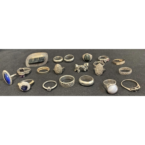 173 - 20 VARIOUS SILVER RINGS (3 Rings not marked Silver)