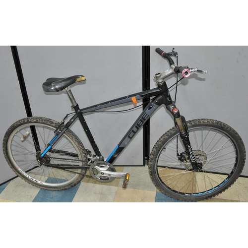 4 - CUBE CURVE 24 SPEED MOUNTAIN BIKE WITH FRONT SUSPENSION AND DISC BRAKE TO FRONT. 20