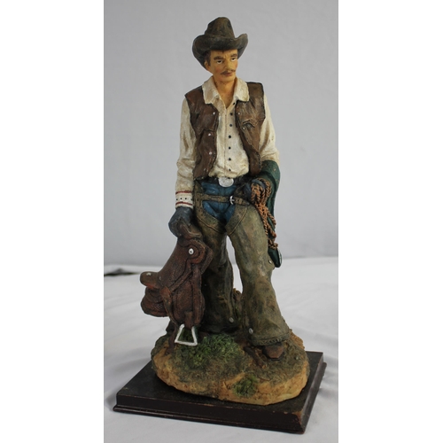 8 - STUDIO COLLECTION BRONZE LEGEND COWBOY (BOXED), LARGE FIGURINE OF COWBOY WITH SHOTGUN (42cm), FIGURI... 