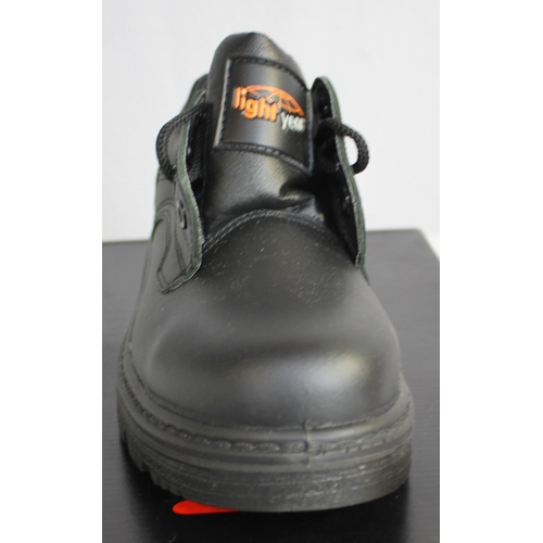 31 - 4 PAIRS JAL GROUP LIGHT YEAR SAFETY BOOTS (UK SIZE 6/39) - OPTION OF LOT 32