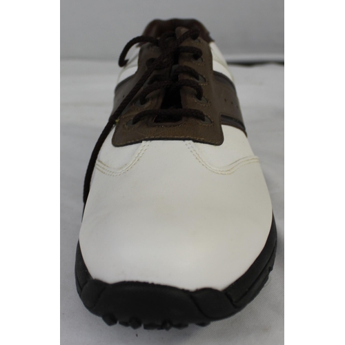 35 - PAIR FOOTJAY 'GREENJAYS' GOLF SHOES (SIZE 9/43)