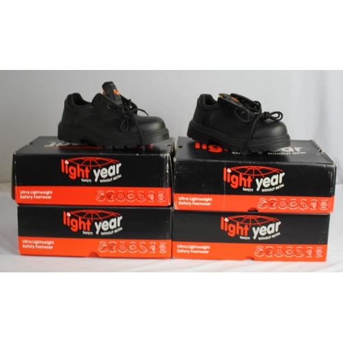32 - 4 PAIRS JAL GROUP LIGHT YEAR SAFETY BOOTS (UK SIZE 6/39)