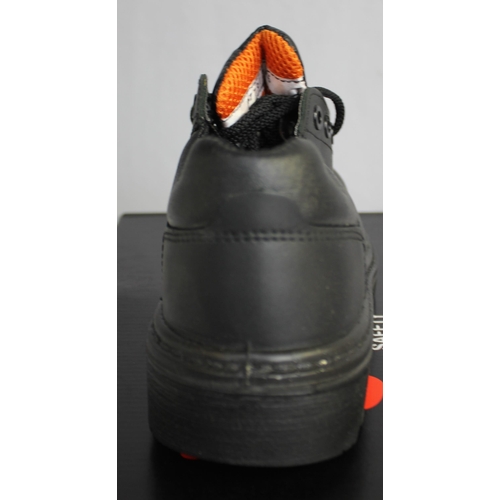 32 - 4 PAIRS JAL GROUP LIGHT YEAR SAFETY BOOTS (UK SIZE 6/39)