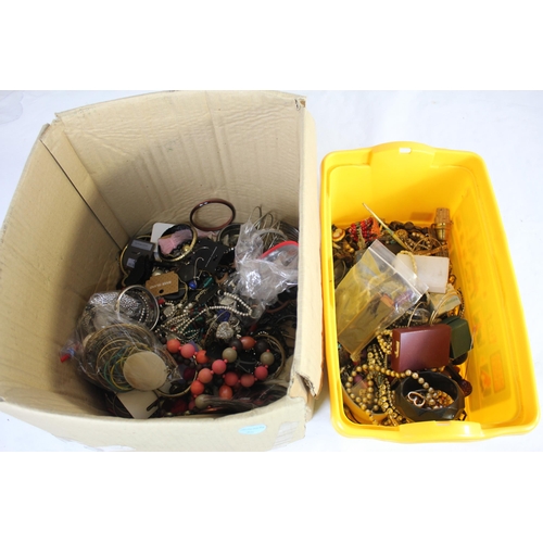58 - BOX COSTUME JEWELLERY