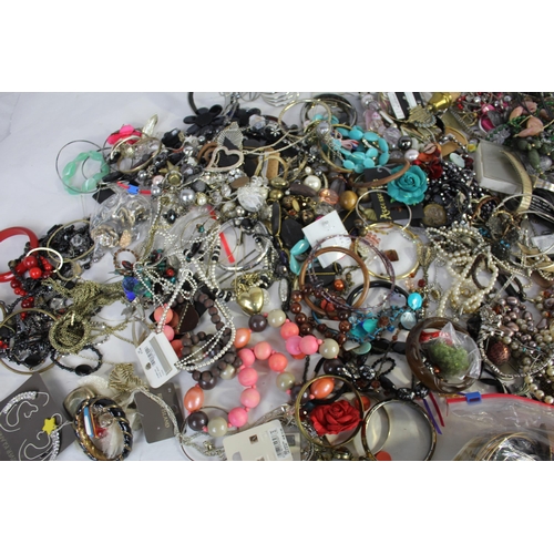58 - BOX COSTUME JEWELLERY