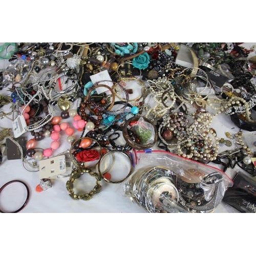 58 - BOX COSTUME JEWELLERY