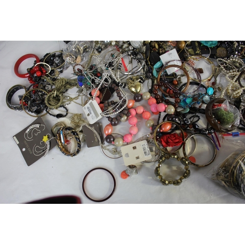 58 - BOX COSTUME JEWELLERY