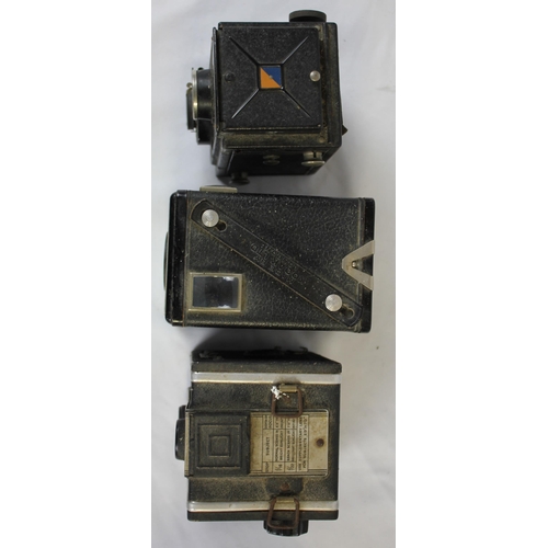 43 - WICKER BASKET OF OLD CAMERAS INCLUDING BROWNIE