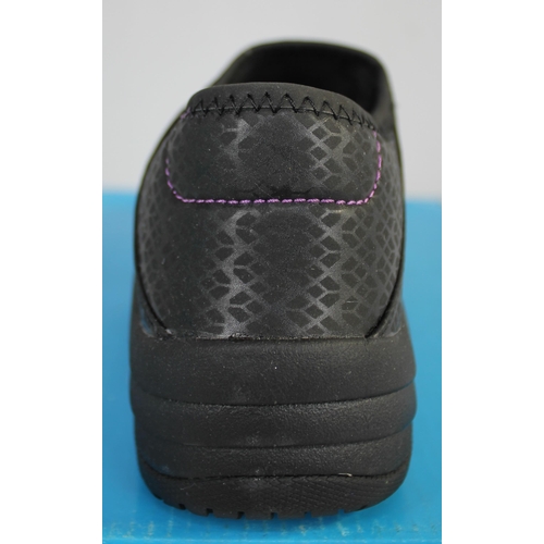 30 - 5 PAIRS BLACK MAGNUM ESSENTIAL EQUIPMENT 'JASMINE' WORK SHOES (SIZE 3)