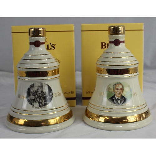287 - BELL'S EXTRA SPECIAL OLD SCOTCH WHISKY LIMTED EDITION CHRISTMAS DECANTER 2003 AND BELL'S BLENDED SCO... 