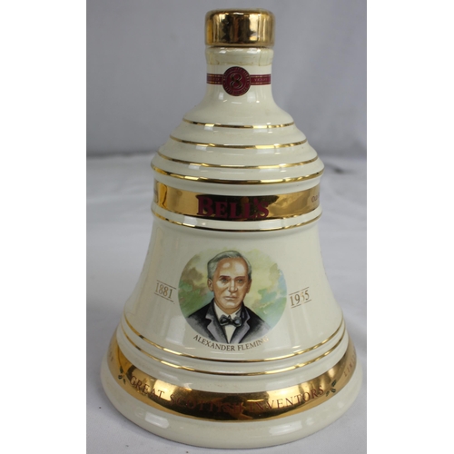 287 - BELL'S EXTRA SPECIAL OLD SCOTCH WHISKY LIMTED EDITION CHRISTMAS DECANTER 2003 AND BELL'S BLENDED SCO... 