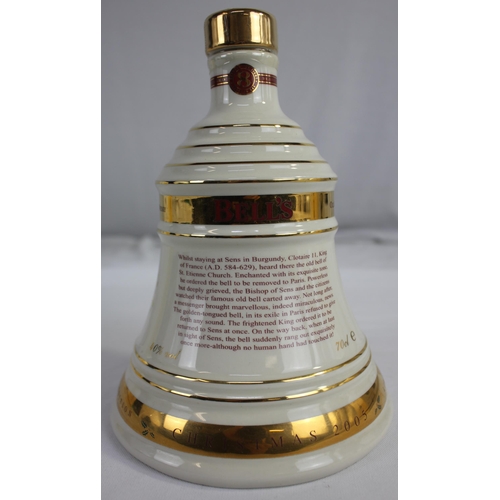 287 - BELL'S EXTRA SPECIAL OLD SCOTCH WHISKY LIMTED EDITION CHRISTMAS DECANTER 2003 AND BELL'S BLENDED SCO... 