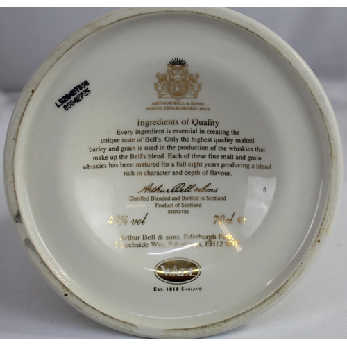 287 - BELL'S EXTRA SPECIAL OLD SCOTCH WHISKY LIMTED EDITION CHRISTMAS DECANTER 2003 AND BELL'S BLENDED SCO... 