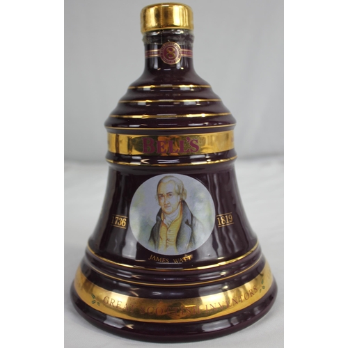 289 - 2 BELL'S EXTRA SPECIAL OLD SCOTCH WHISKY LIMTED CHRISTMAS DECANTERS 2002 AND 2004. FULL AND SEALED