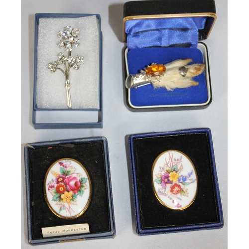 84 - QUANTITY OF JEWELLERY ETC: 2 ROYAL WORCESTER BROOCHES, RABBIT'S FOOT BROOCH, PAIR ROYAL DOULTON EARR... 