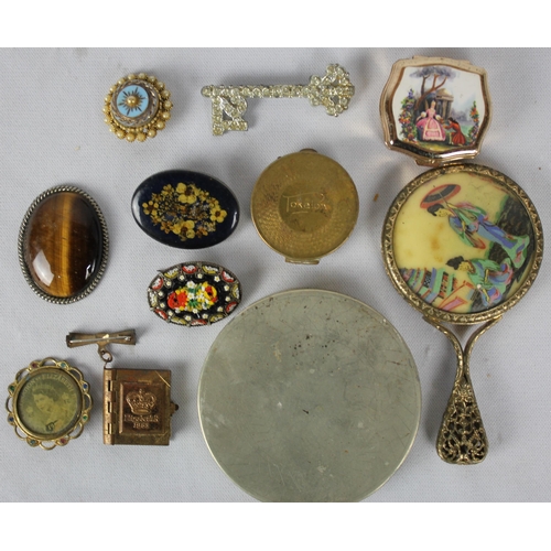 84 - QUANTITY OF JEWELLERY ETC: 2 ROYAL WORCESTER BROOCHES, RABBIT'S FOOT BROOCH, PAIR ROYAL DOULTON EARR... 