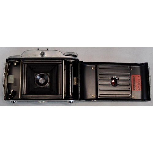 156 - VARIOUS CAMERAS AND MOVIE PROJECTORS