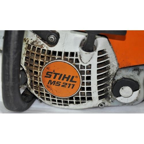 121 - STIHL MS 211 PETROL CHAIN SAW - WE HAVE BEEN ADVISED THAT THIS IS WORKING BUT WITH A LEAK IN THE FUE... 