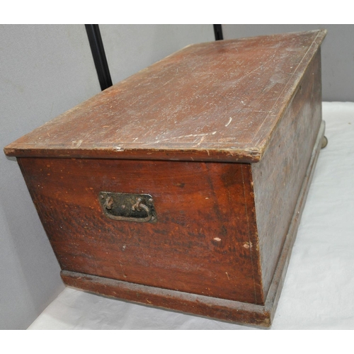 181 - PINE BLANKET BOX ON CASTORS