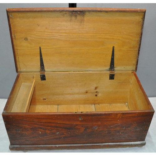 181 - PINE BLANKET BOX ON CASTORS