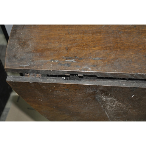 198 - GEORGIAN GATE LEG TABLE - HINGES CHANGED