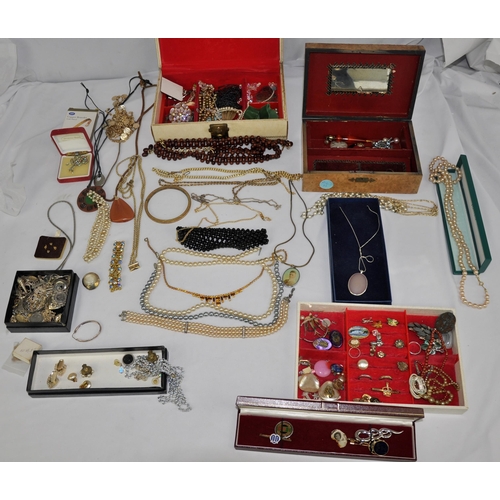 347 - QUANTITY OF COSTUME JEWELLERY