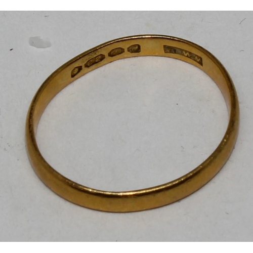 356 - 22ct GOLD WEDDING BAND SIZE J (1.5g)