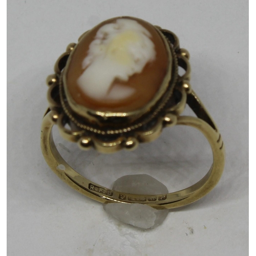368 - 9ct GOLD CAMEO RING (3.4g) - SIZE 0