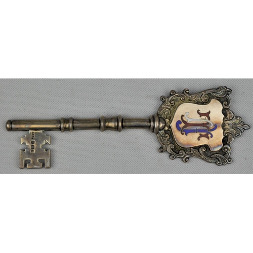 378 - SILVER PRESENTATION KEY 