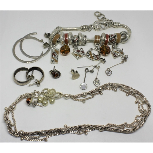 381 - QUANTITY OF SILVER AND SILVER COLOURED JEWELLERY