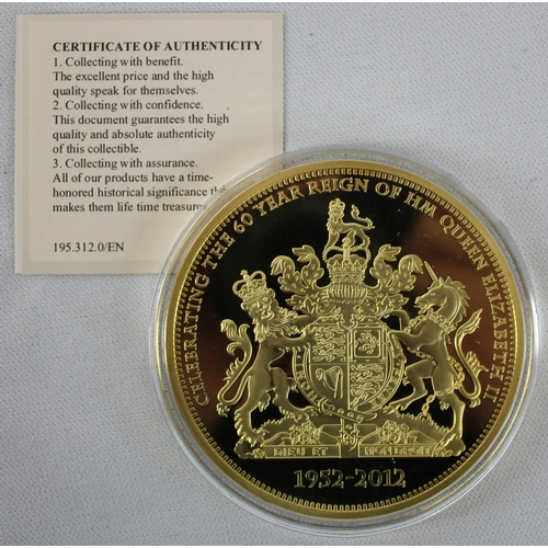 382 - 5 COMMEMORATIVE COINS: HEAD OF THE HOUSE OF WINDSOR HM QUEEN ELIZABETH II, 2 x THE DIAMOND JUBILEE O... 