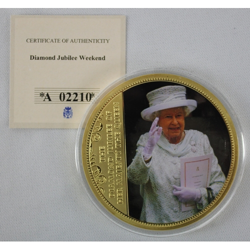 382 - 5 COMMEMORATIVE COINS: HEAD OF THE HOUSE OF WINDSOR HM QUEEN ELIZABETH II, 2 x THE DIAMOND JUBILEE O... 
