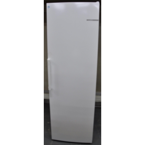 109 - BOSCH UPRIGHT FREEZER - TESTED AND WORKING