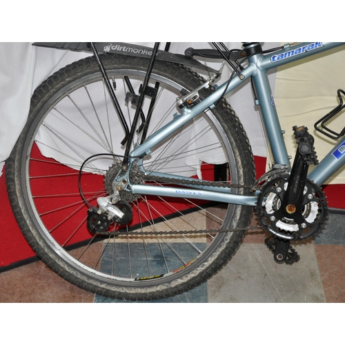 19 - 2 MOUNTAIN BIKES - DAWES TAMARAK 21 SPEED FRONT SUSPENSION AND APOLLO SLANT 18 SPEED FRONT SUSPENSIO... 