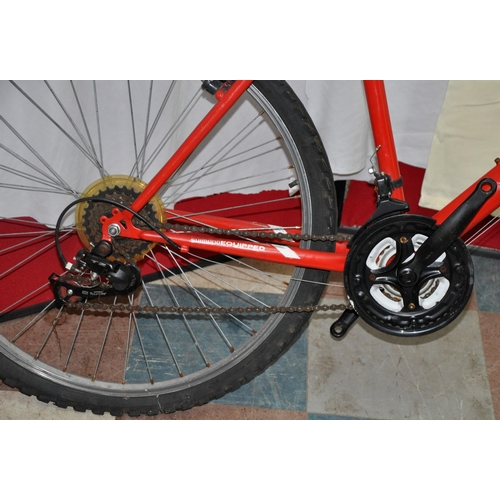 19 - 2 MOUNTAIN BIKES - DAWES TAMARAK 21 SPEED FRONT SUSPENSION AND APOLLO SLANT 18 SPEED FRONT SUSPENSIO... 