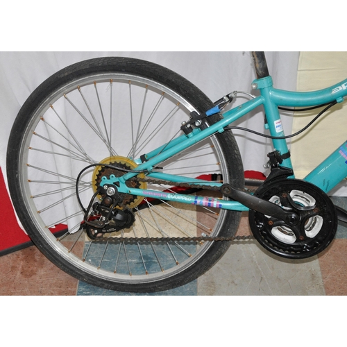 22 - 2 CHILDREN'S BIKES (NO PEDALS) - CARRERA ABYSS 7 SPEED AND APOLLO KINX 18 SPEED