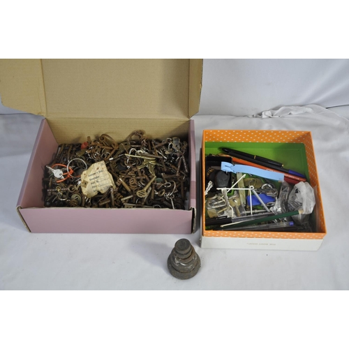 24 - BOX OLD KEYS, BOX MISCELLANEOUS GOODS: KEYS, SHEAFFEUR PEN, 7 OLD WEIGHTS ETC