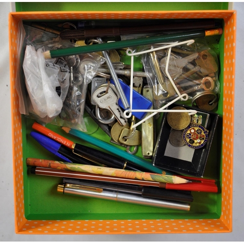 24 - BOX OLD KEYS, BOX MISCELLANEOUS GOODS: KEYS, SHEAFFEUR PEN, 7 OLD WEIGHTS ETC