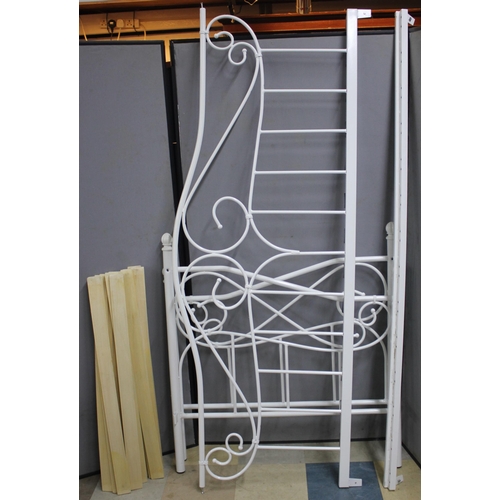 46 - WHITE METAL BENCH TYPE BED FRAME