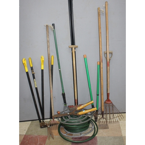 52 - VARIOUS GARDEN TOOLS